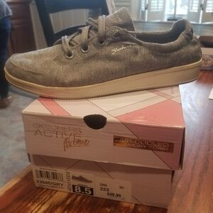 Skechers Active Adventure size 8.5